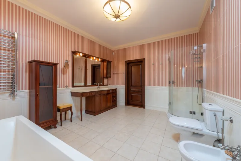 Darling, Your Bathroom Called — It Wants to Be a Glamour Suite
